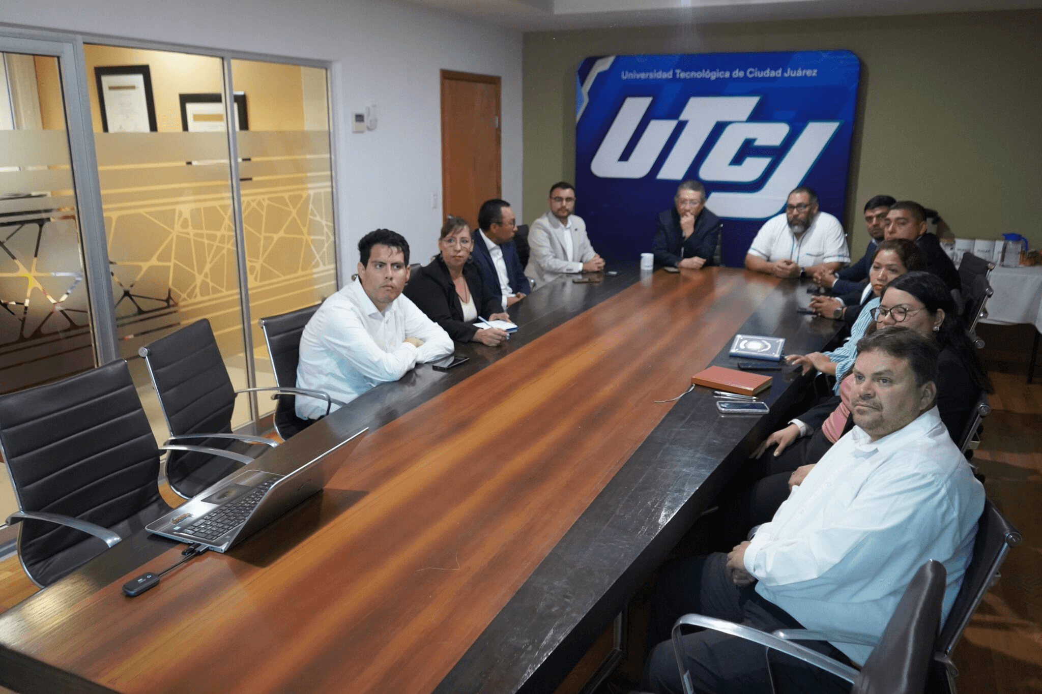 Foto oficial de la mesa directiva